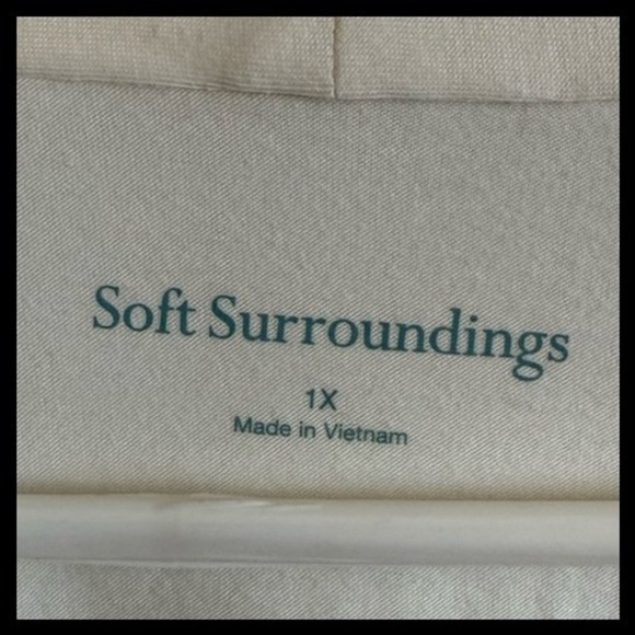 Soft Surroundings Cream Surplice Top 3/4 Sleeve Women's 1X Relaxed Fit - Picture 3 of 6